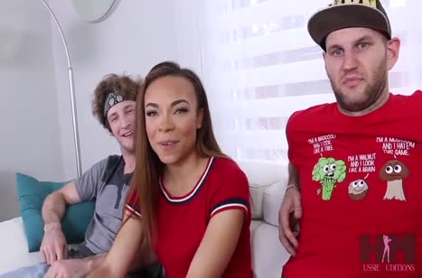 Негритянка выбрала белого парня с большим членом