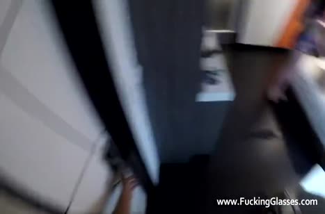 Парочка снимает домашнюю порнуху в отеле