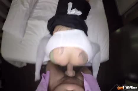 За хорошие чаевые горничная готова чпокнуться #6