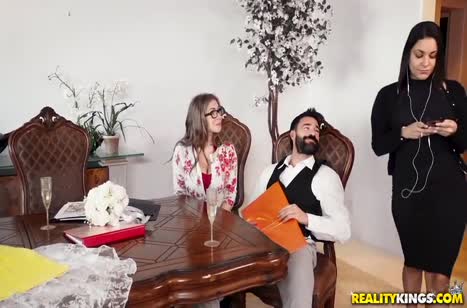 Похотливая гостья соблазнила мужа сестры #2