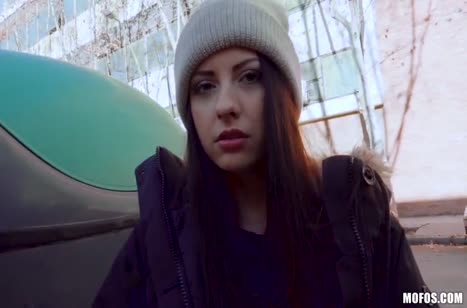 Завел симпотную давалку в подворотню и хорошенько ее вздрюкнул #1