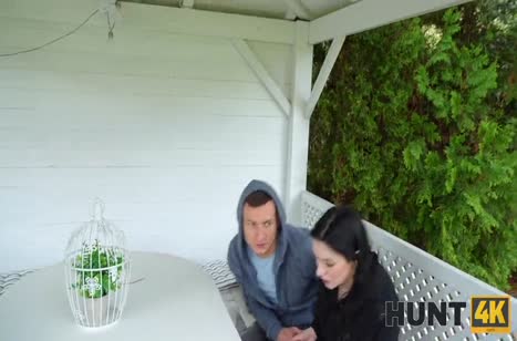 Ради денег Anna DeVille выставляет своего бойфренда куколдом #1