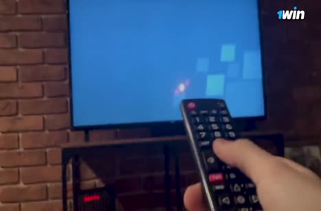 Молодая девица променяла приставку на хороший секс #2