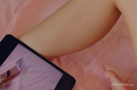 Деваха насмотрелась порнушки и пригласила в гости партнершу