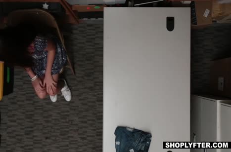 Lily Adams пришлось отрабатывать натурой свои проступки