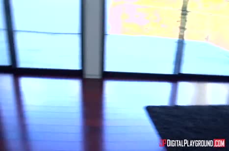 Брюнеточку с шикарной попкой круто раскатывают в отеле #1