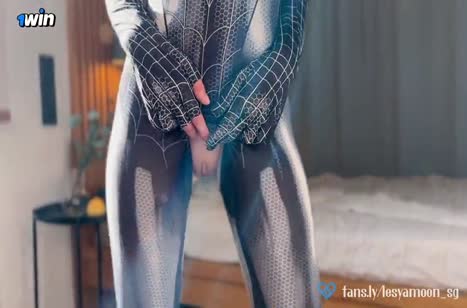 Вебкамщица порадовала своего бойфренда новым косплей нарядом