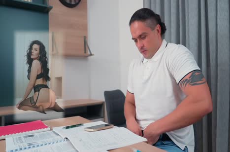 Репетитор предложила сделать пареньку перерыв